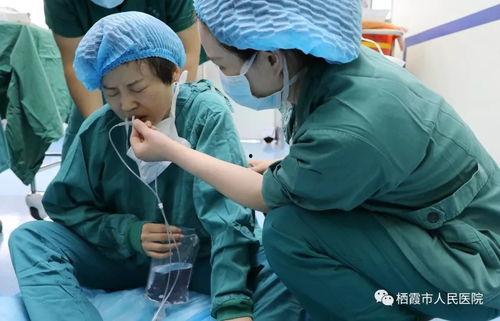 国产流氓医生曹护士视频,曹护士视频事件引发社会热议  第2张